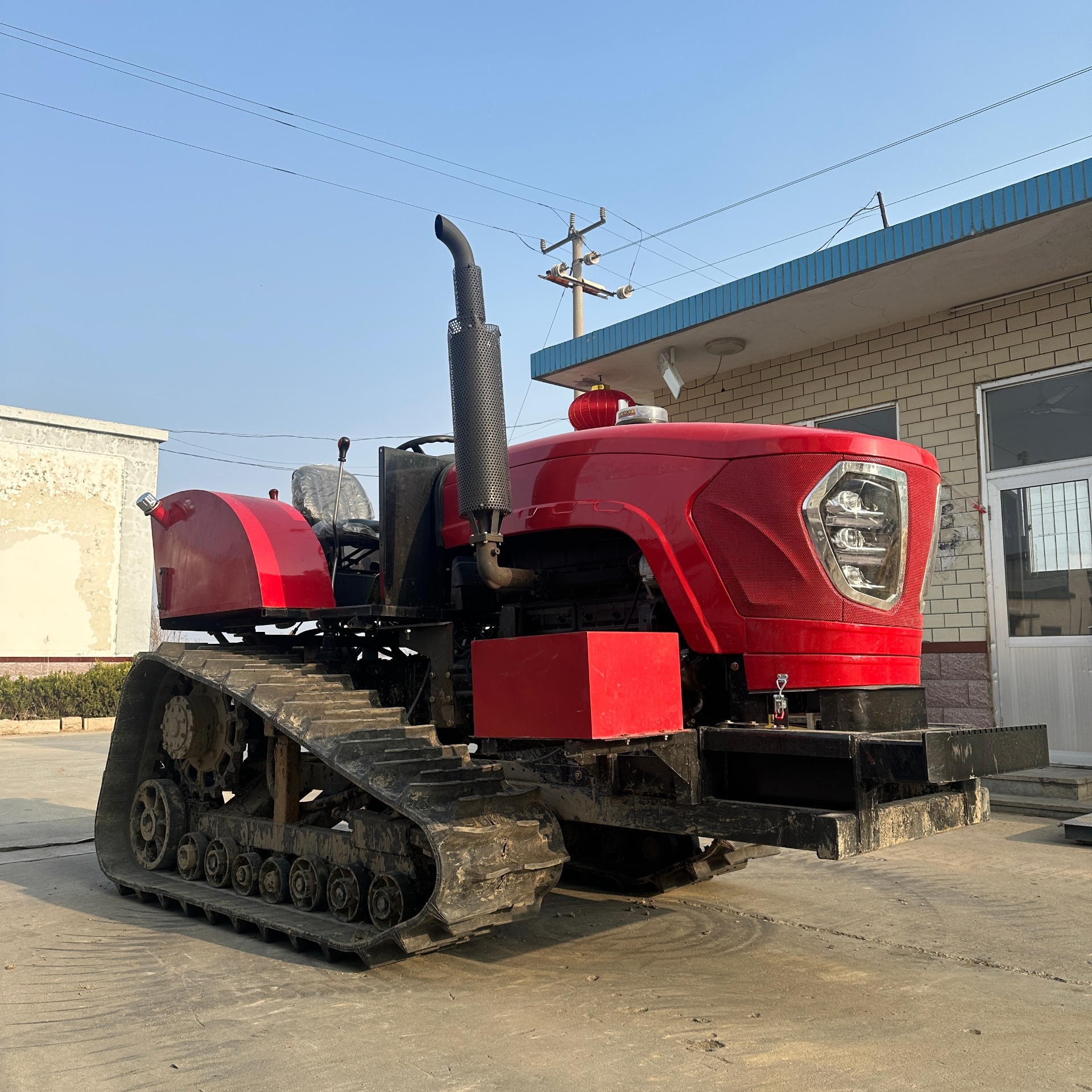 140 HP CVT Crawler Tractor — Stepless Hydrostatic Drive